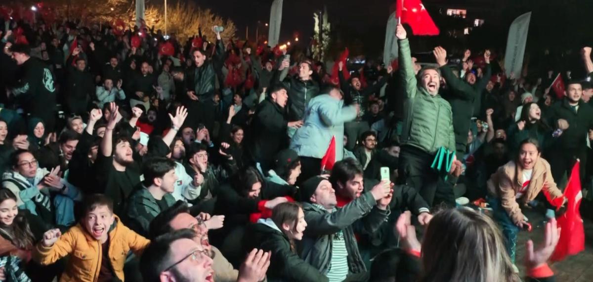 Dev Ekrandaki Bitiş Düdüğüyle Antalya’da Bayram Havası Esti