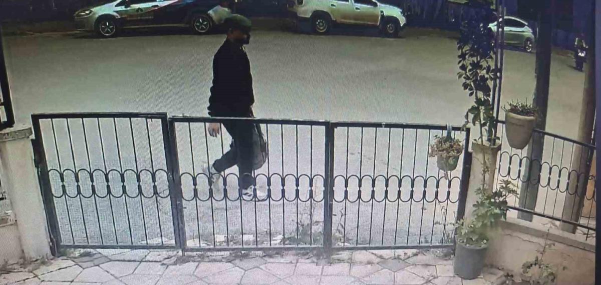 Didim’de “Polisiz” Diyerek Dolandırdılar, Kaçarken Kaza Yapınca Yakalandılar