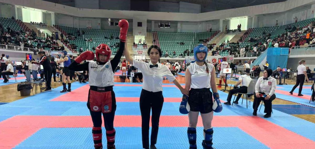 Diyarbakır’da Düzenlenen Kick Boks Şampiyonasında Pazaryeri Damgası