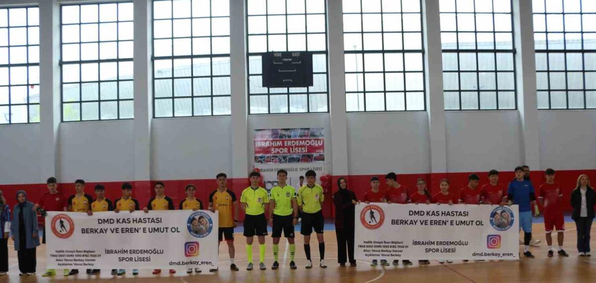 Dmd Hastası Berkay ve Eren Kardeşlere Futsal Turnuvası ile Umut Oldular