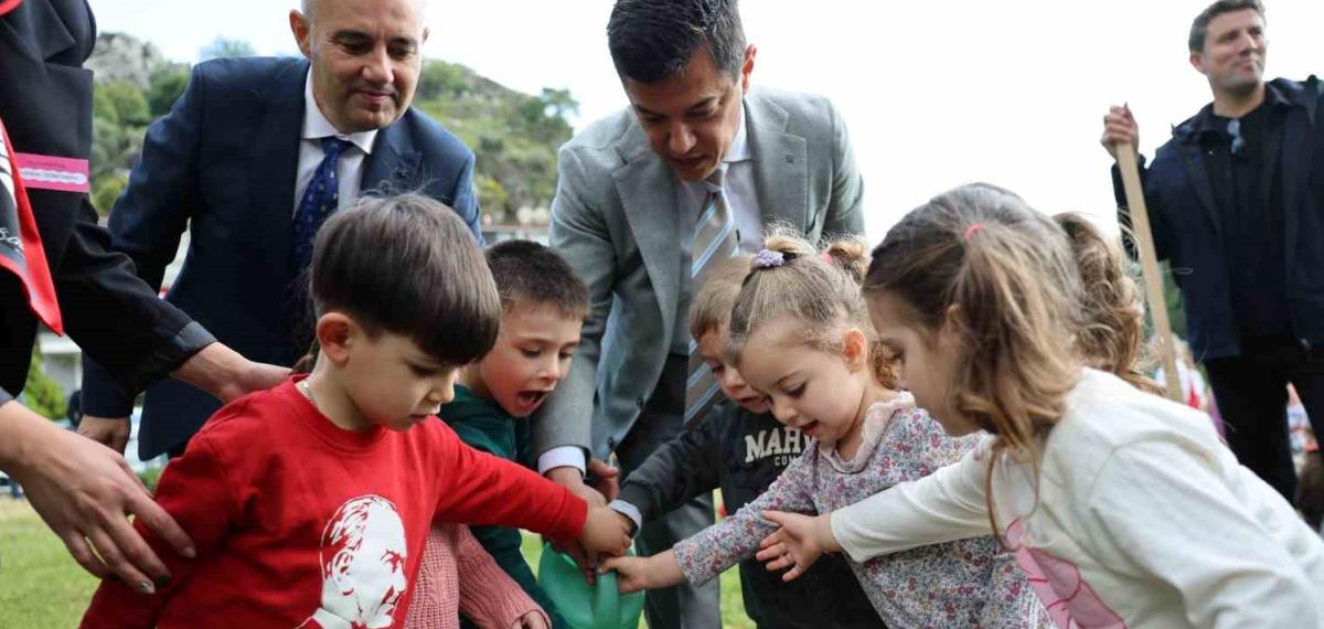 Dünya Çocukları Marmaris’te Barış İçin Buluştu