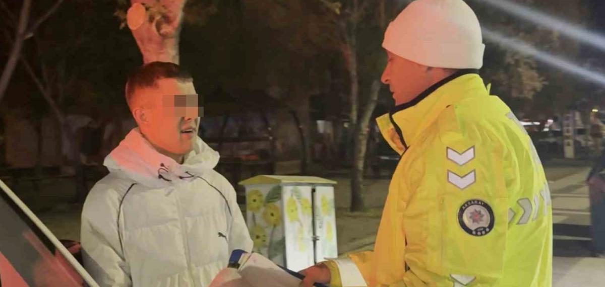 ‘Dur’ İhtarına Uymayıp Polisten Kaçtı, Yakalanınca “Hiç Mi İnsafınız Yok” Deyip Ağladı