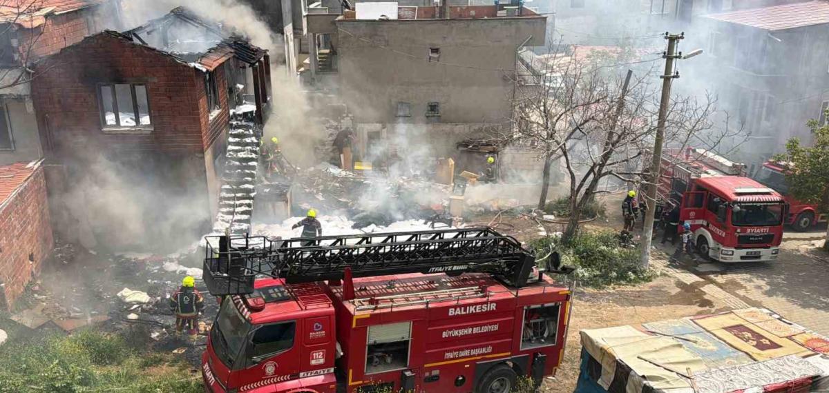 Edremit’te Korkutan Çöp Ev Yangını