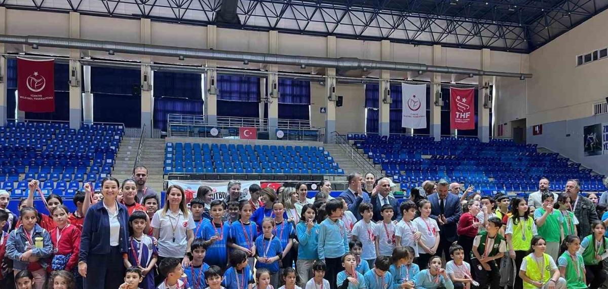 Efeler’de Minikler Sporla Buluştu