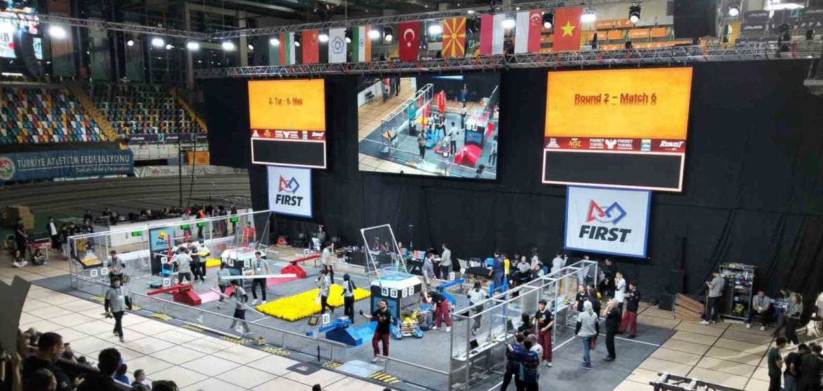 Ege’nin Genç Yetenekleri, Geleceğin Teknolojilerini Frc’de Yarıştırdı