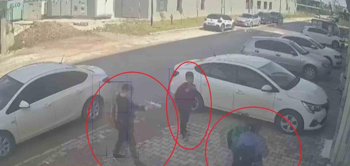 Ellerindeki Oyuncak Silahla 11 Yaşındaki Çocuğun Önünü Kesen 3 Akranı Para İstedi
