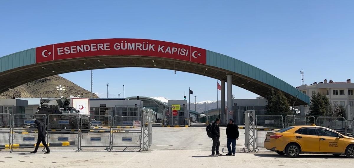 Esendere Sınır Kapısı’nda “Güvenli Geçiş” Mesaisi Sürüyor