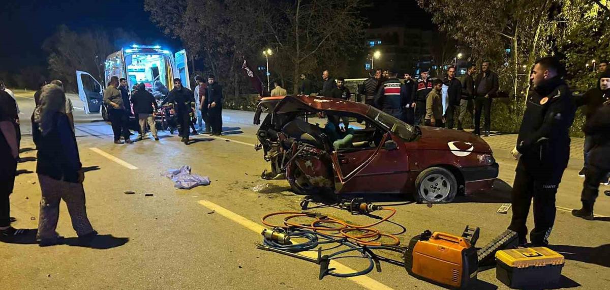 Finike-Kumluca Yolunda Kaza: 1 Ölü, 5 Yaralı