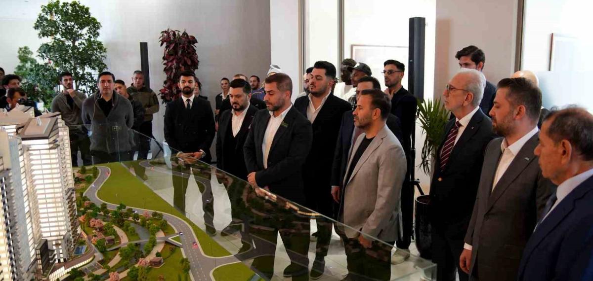 Galatasaray Yönetim Kurulu, Teknik Heyet ve Futbolcular, Rams Park House Maslak Satış Ofisi’ni Ziyaret Etti