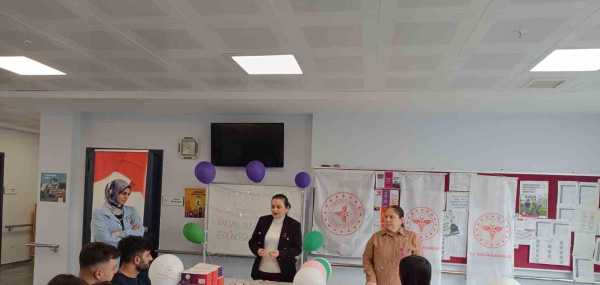Gördes Huzurevi’nde Hem Sağlık Taraması Hem Moral Etkinliği