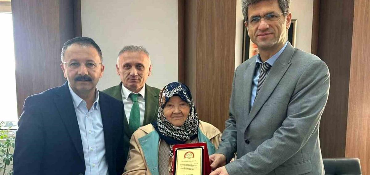 Gurbetçi Anne ve Oğlundan Memleketine Sağlık Desteği