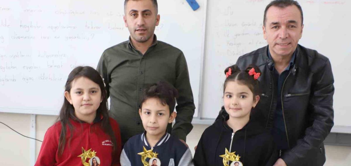 Hakkari’de Öğrencilerin Başarısı Kupayla Taçlandı