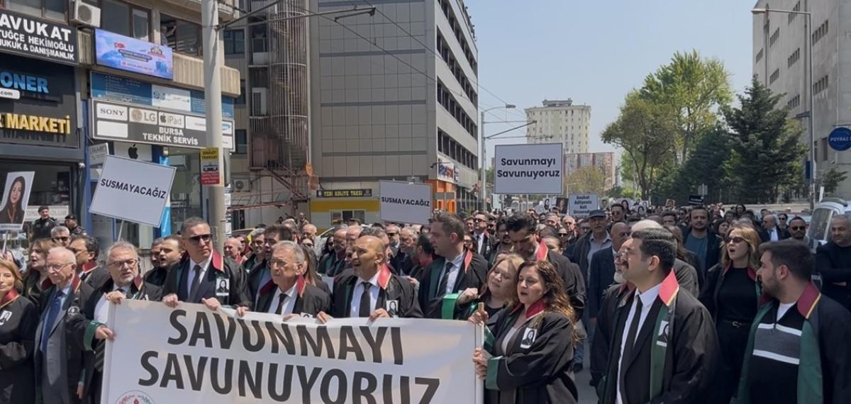 Hukuk Camiası Bursa’da  Genç Avukat İçin Adalet Yürüyüşü Düzenlendi