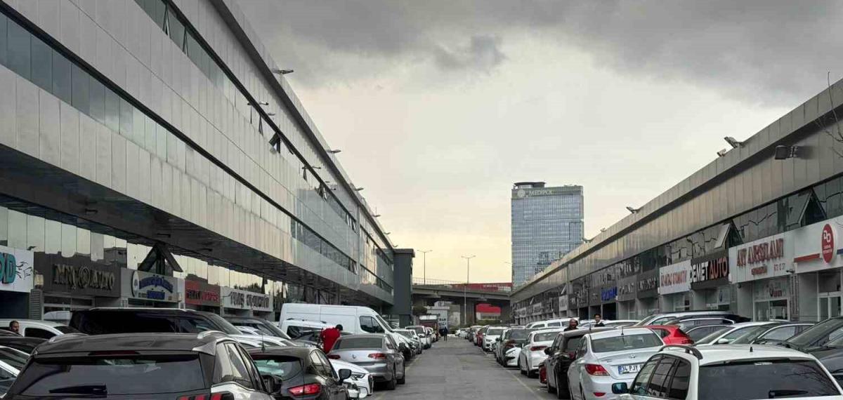 Hürmüz Boğazı Otomobilde İkinci Eli Vurdu