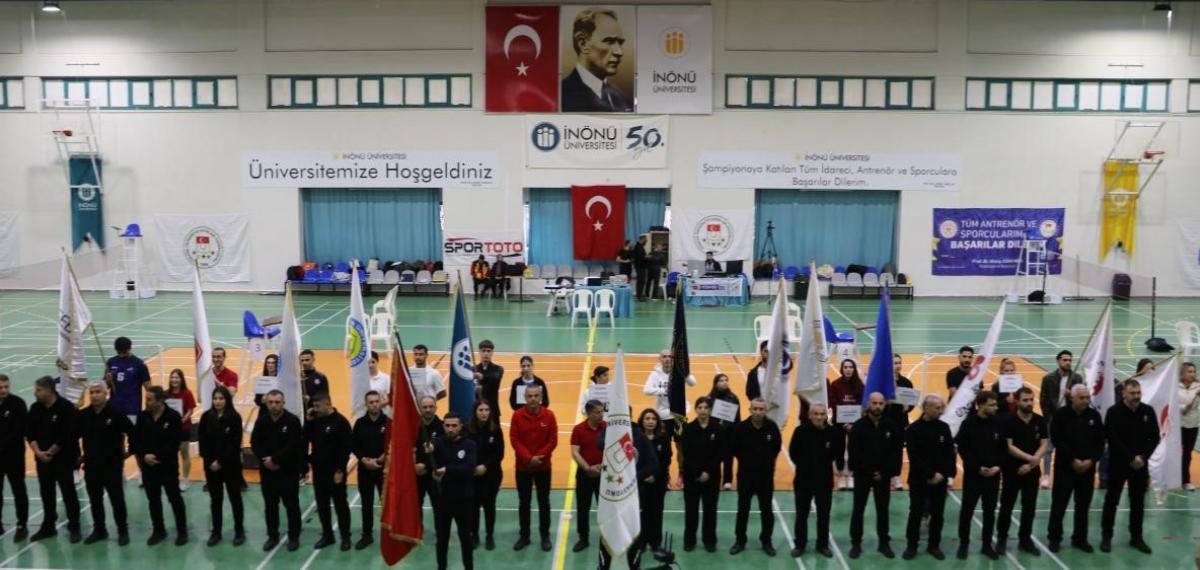 İnönü Üniversitesinin Ev Sahipliğinde Badminton Müsabakaları Başladı