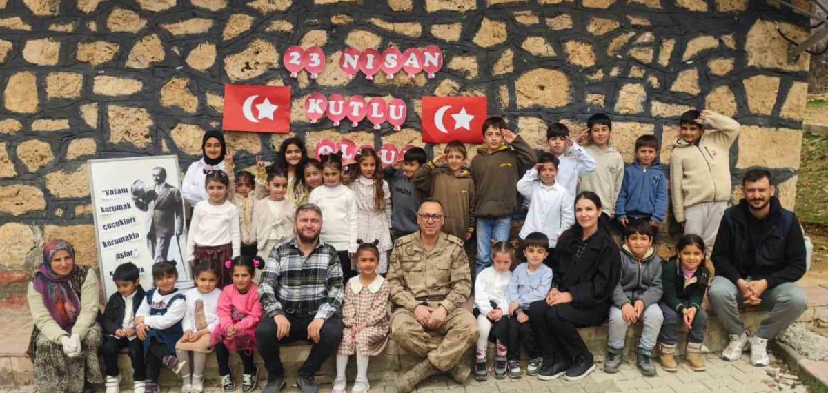 İpekyolu Jandarmasından Okullarda Bayram Mesaisi