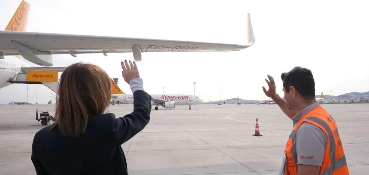 İran’da Mahsur Kalan Pegasus Uçağı 52 Gün Sonra Sabiha Gökçen’de Alkışlarla Karşılandı