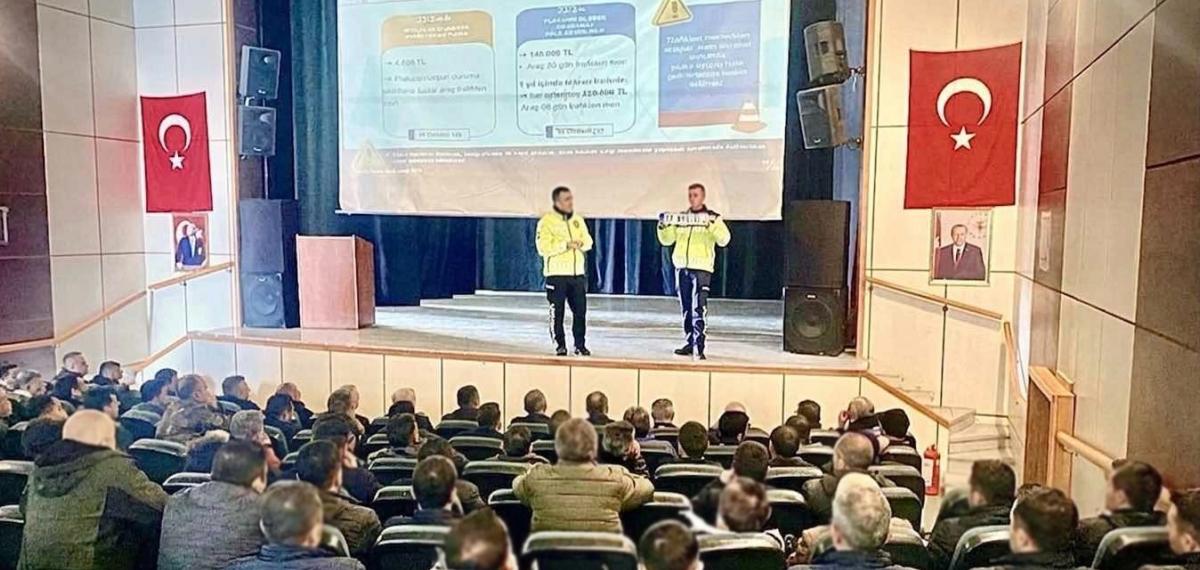 Jandarma Trafik Ekipleri Rehberlik ve Bilgilendirme Çalışmalarını Sürdürüyor