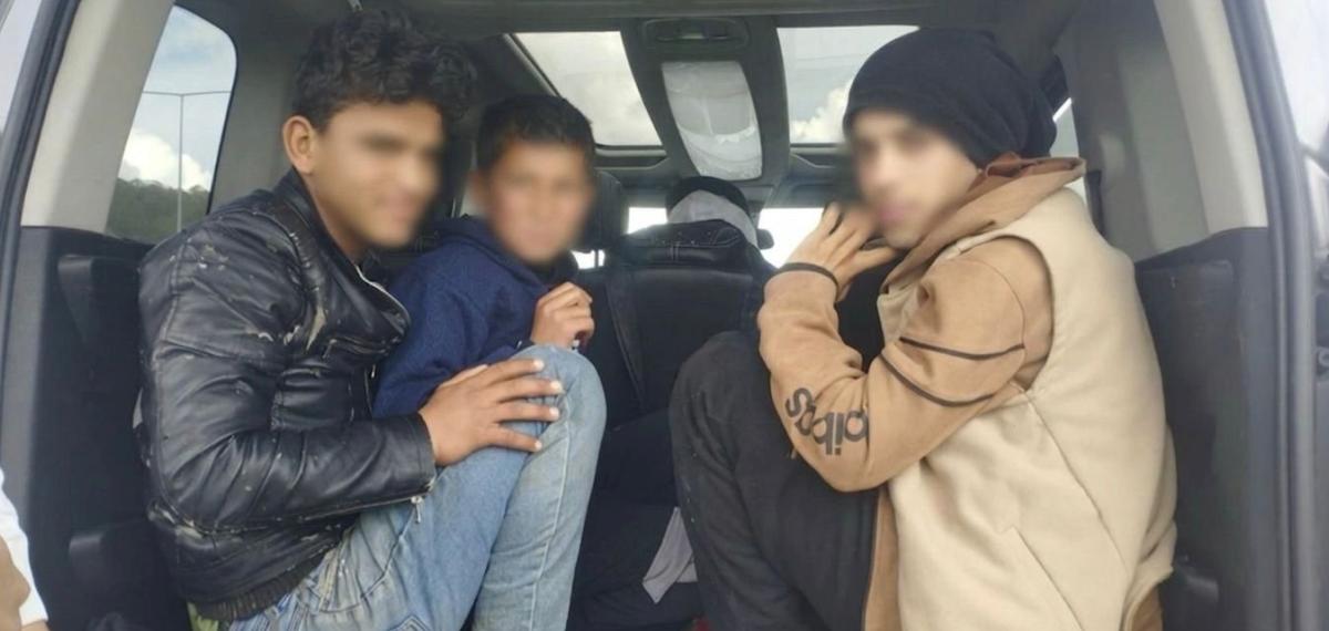 Jandarmanın Durdurduğu Araçtan 7 Düzensiz Göçmen Çıktı: 2 Tutuklama