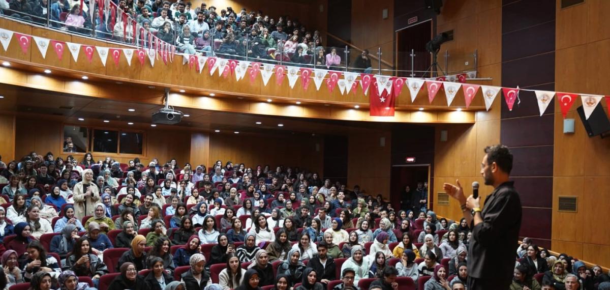 Kahta Belediyesi’nden Eğitime Anlamlı Destek: YKS Seminerine Yoğun İlgi