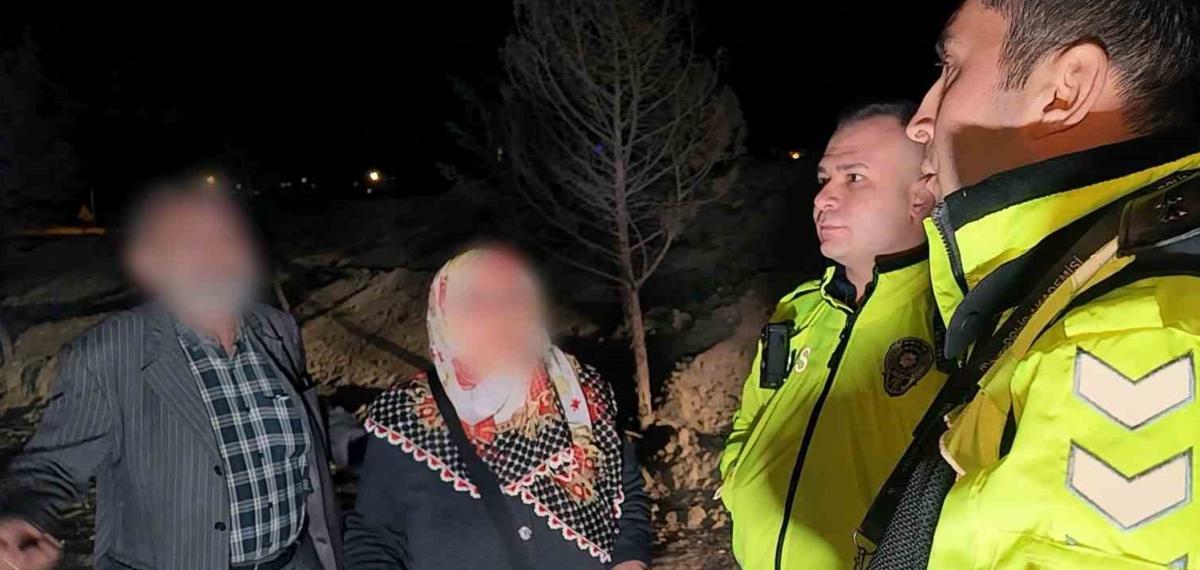 Kaza Sonrası Sürücü Kaçtı, Yaşlı Çift Geldi: Polisi İkna Etmek İçin Dakikalarca Dil Döktüler