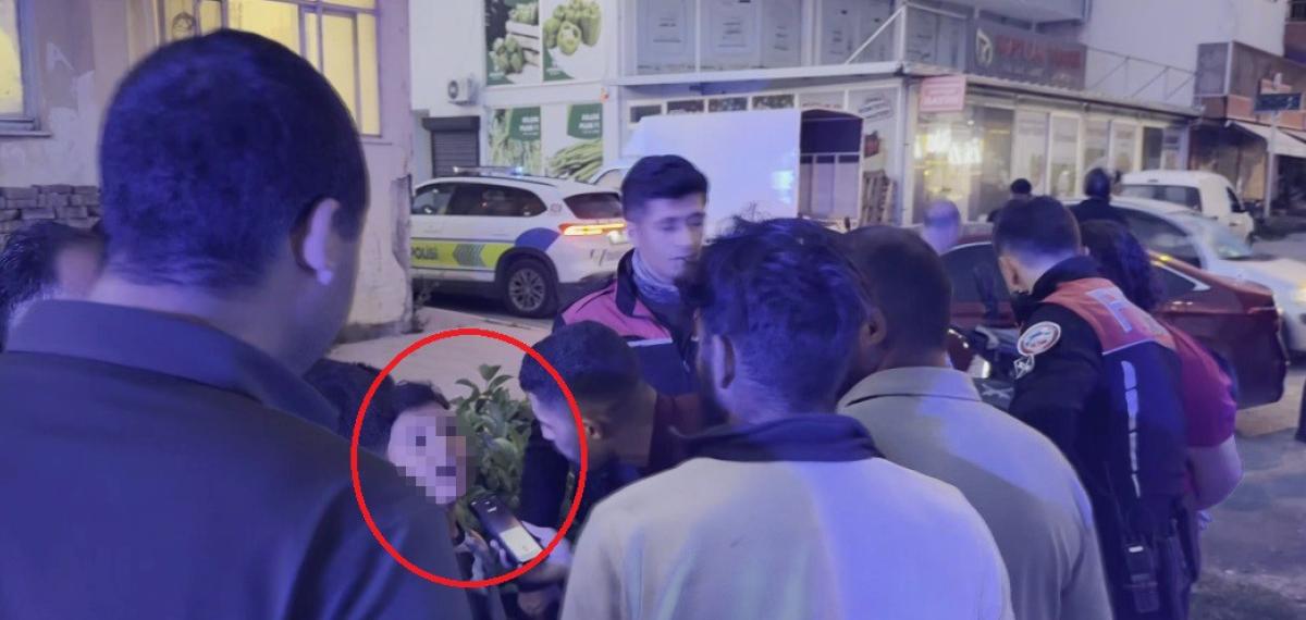 Kazada Hafif Yaralanan Küçük Kardeşleri Kimse İkna Edemedi: Babadan Gelen Telefonla Ambulansa Bindiler