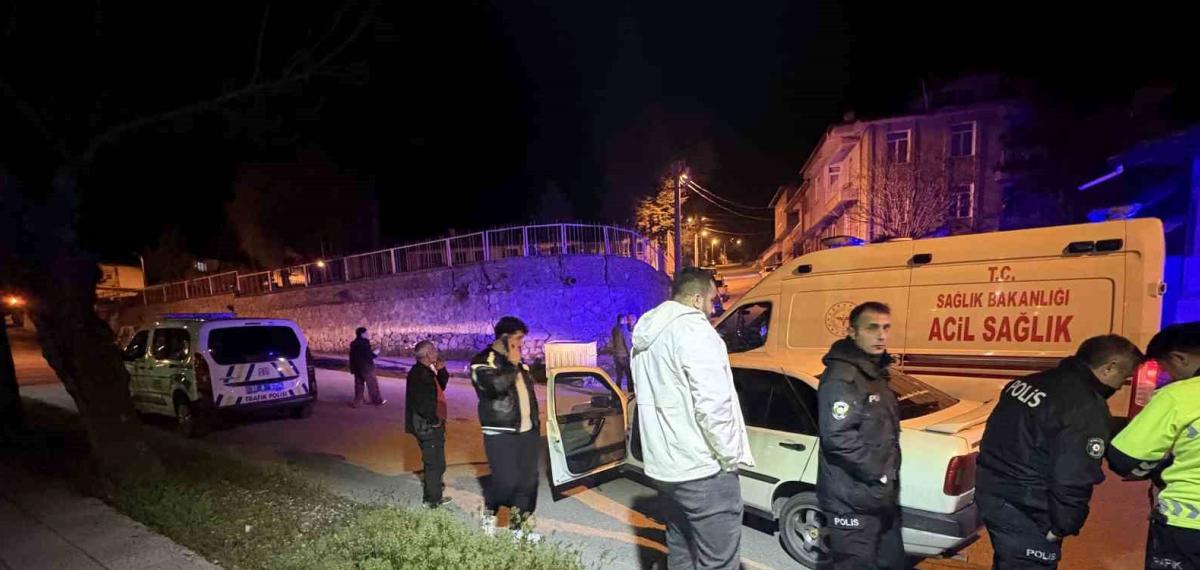Kendilerini Uyaran Adamı Darp Eden Şahıslar Otomobili Bırakıp Kaçtı