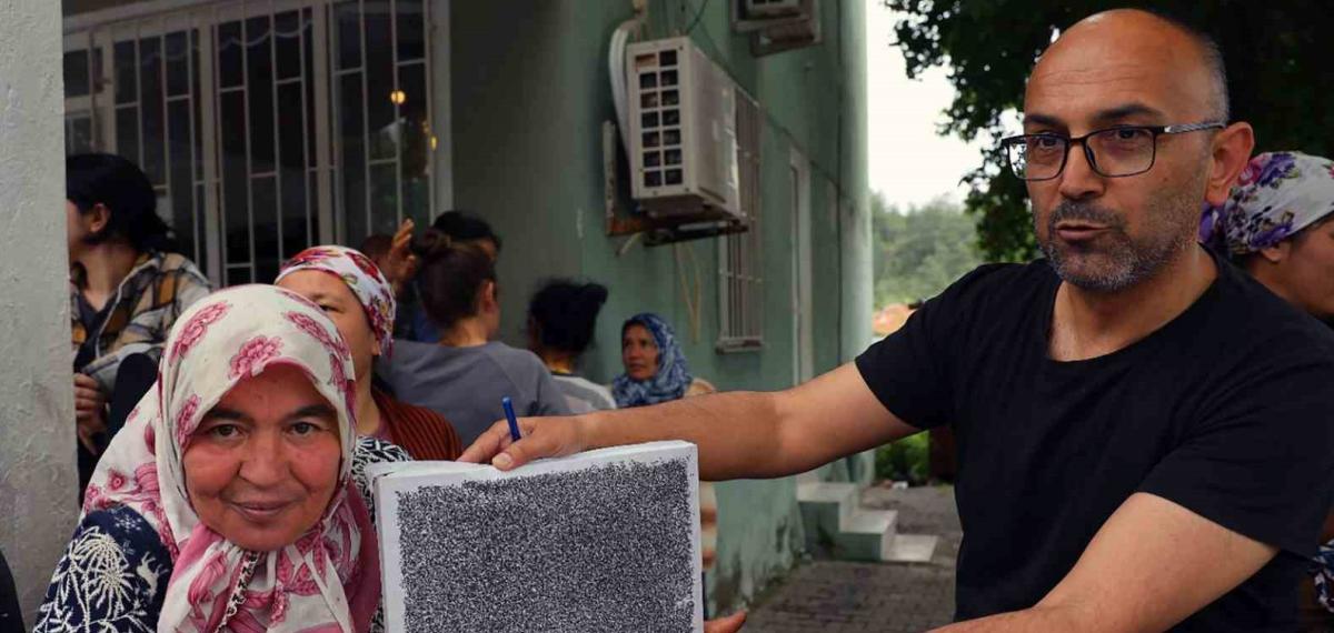 Köyceğiz’de 98 Üreticiye İpekböceği Larvası Dağıtıldı
