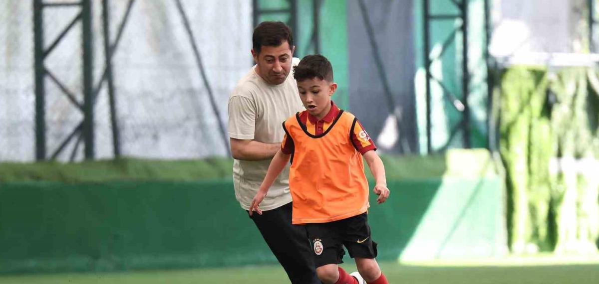 Küçükçekmece’de Renkli Maç: Babalar ve Oğulları Futbol Heyecanı Yaşadı