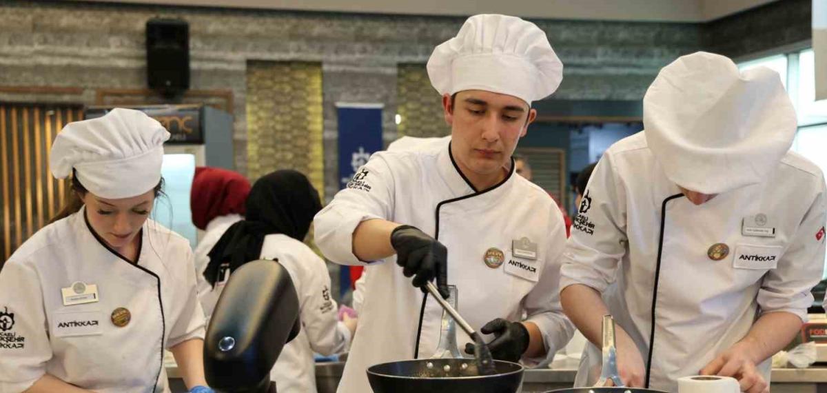 Liseli Şefler “Gastro Genç 2026” ile Yeteneklerini Sergiledi