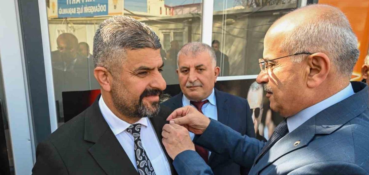 Malatya’da CHP’den İstifa Eden Meclis Üyesi Ak Parti’ye Katıldı
