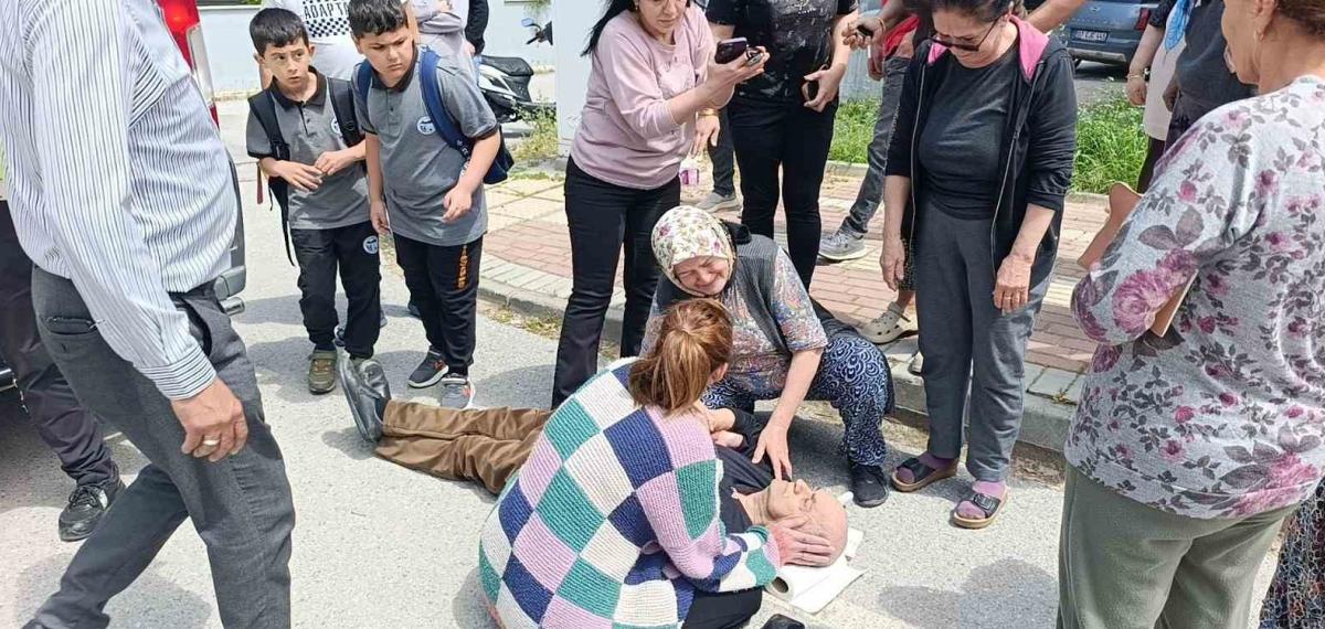 Manevra Yapan Öğrenci Servisi Görme Engelli Yayaya Çarptı, Eşi Gözyaşlarına Boğuldu