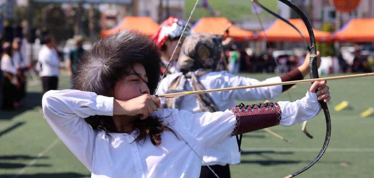 Mersin’de Geleneksel Okçuluk Şöleni: 13 İlçeden 150 Sporcu Katıldı