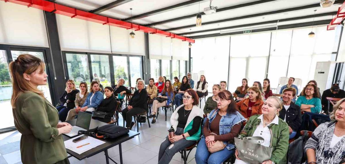 Mersin’de Sosyal Yaşama Katkı Sağlayan Kurslar Yoğun İlgi Görüyor
