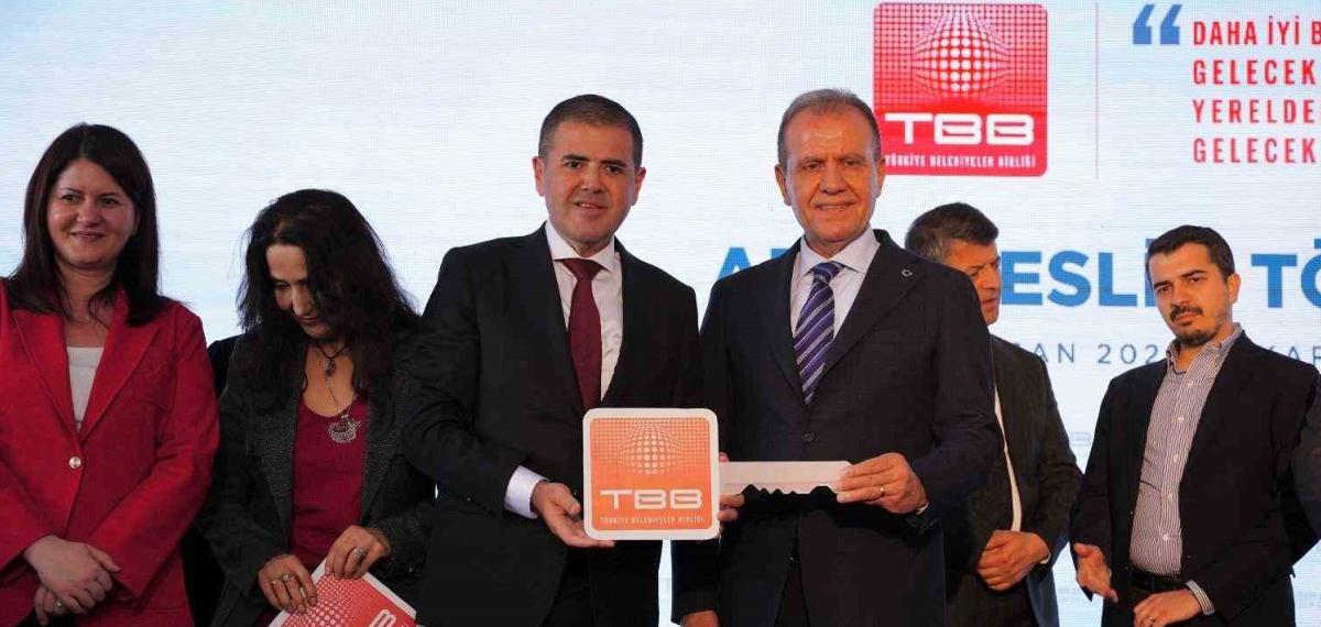 Mezitli Belediyesine Ekskavatör Desteği