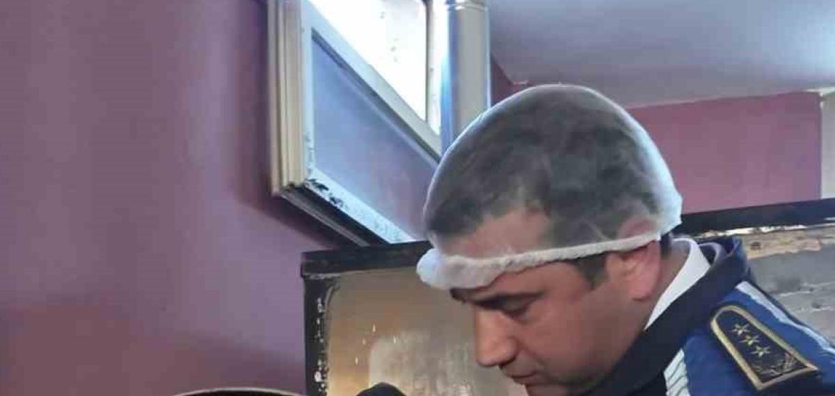 Mide Bulandıran Tencerenin Bulunduğu Yemekhane Mutfağında Üzerinde Sinekler Uçuşan Çürümüş Patatesler Zabıta Ekiplerini Hayrete Düşürdü