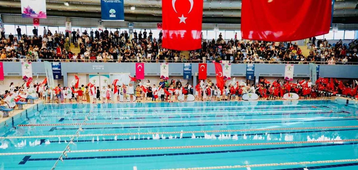 Minik Kulaçlar Alleben’de Buluştu