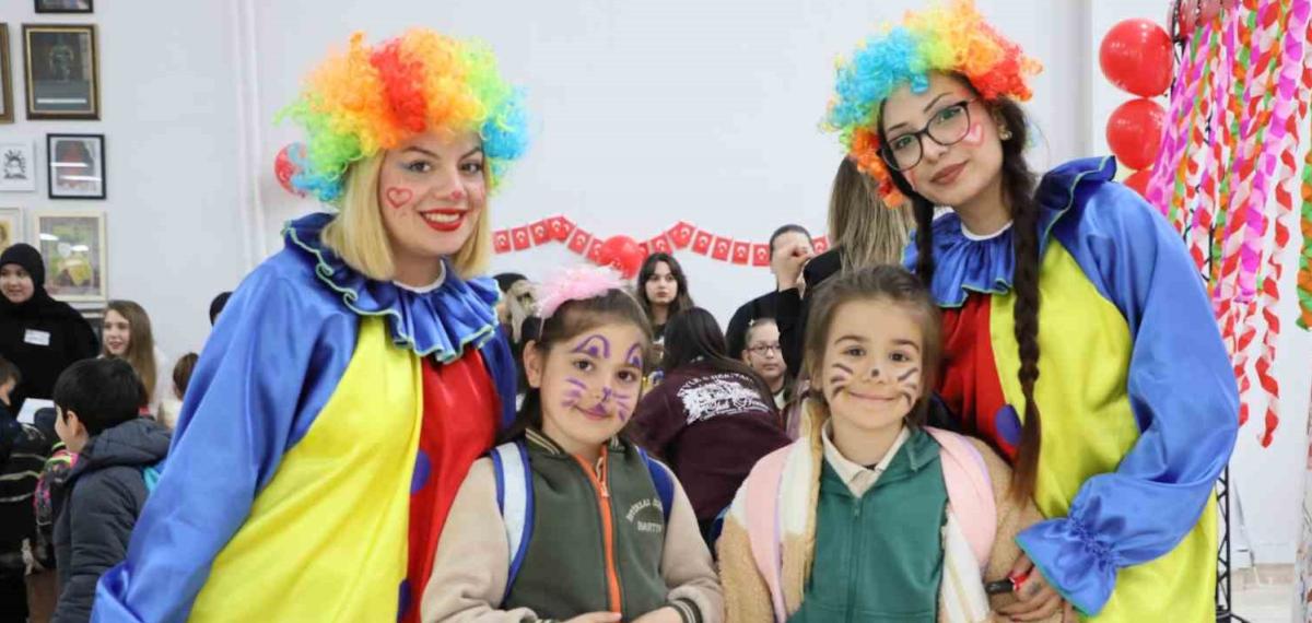 Minikler İçin Üniversitede Şenlik