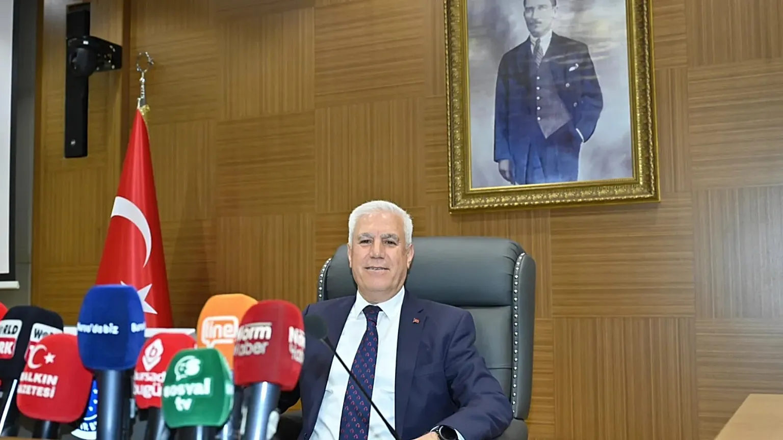 Bursa Büyükşehir Belediye Başkanı Mustafa Bozbey Görevden Uzaklaştırıldı