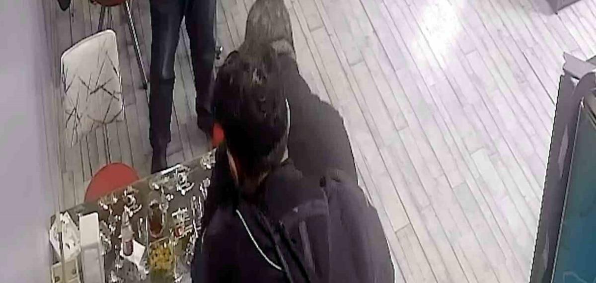 Nefes Borusuna Çilek Takılan Döner Ustasını Kurye Kurtardı
