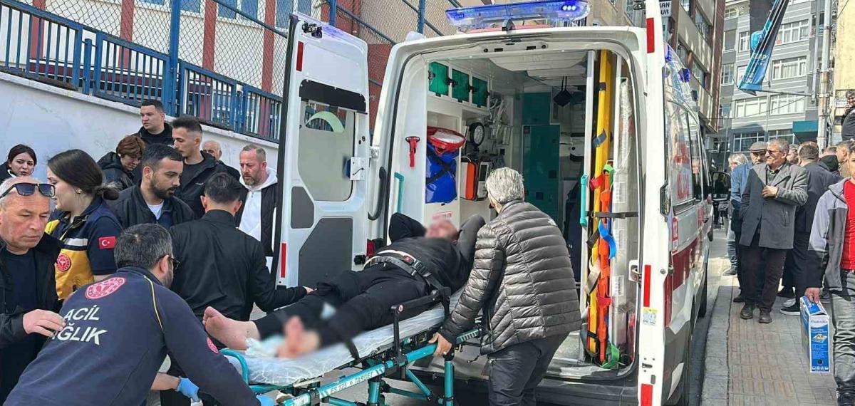 Okul Önünde Silahlı Saldırı: 2 Yaralı