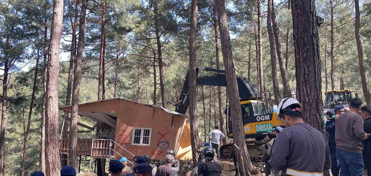 Osmaniye’de Mahkeme Kararı Sonrası 31 Kaçak Yayla Evinin Yıkımına Başlandı