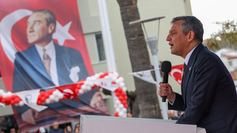 Özgür Özel’den Sert Mesaj: “CHP Dimdik Ayakta, İktidar Değişimi An Meselesi”