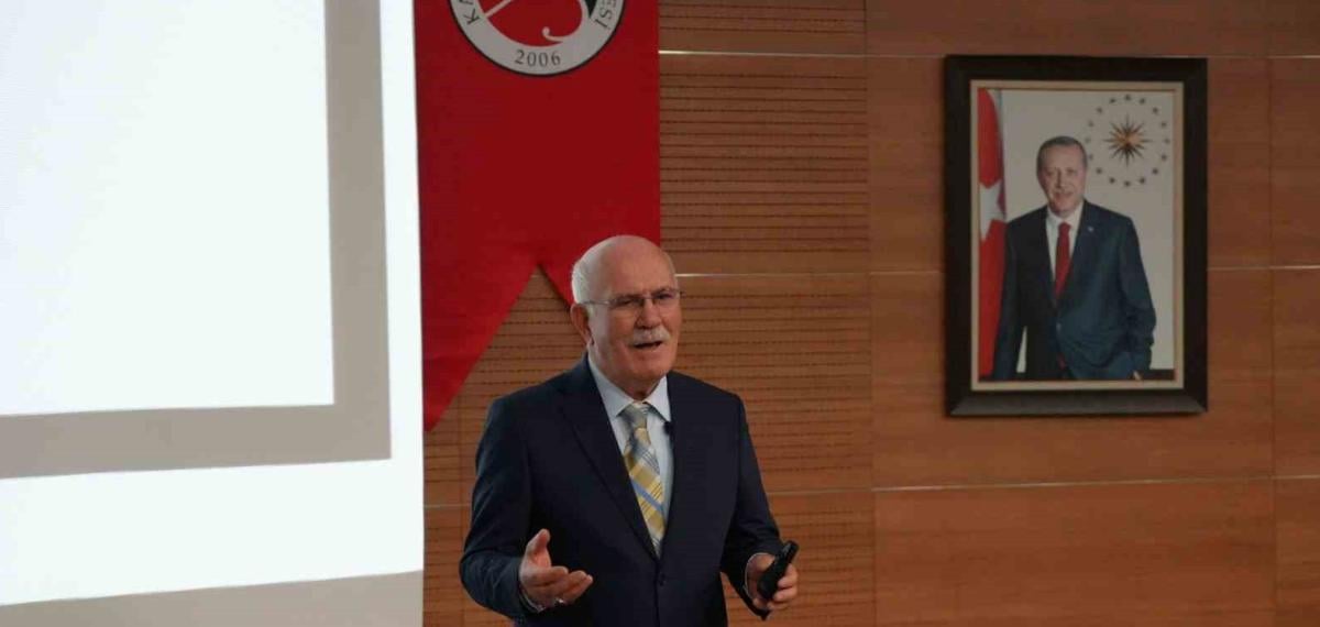 Prof. Dr. Ekrem Savaş: “Avrupalılar, Müslümanlardan Tercüme Etmiş Oldukları Kitaplara Kendi İsimlerini Yazmışlardır