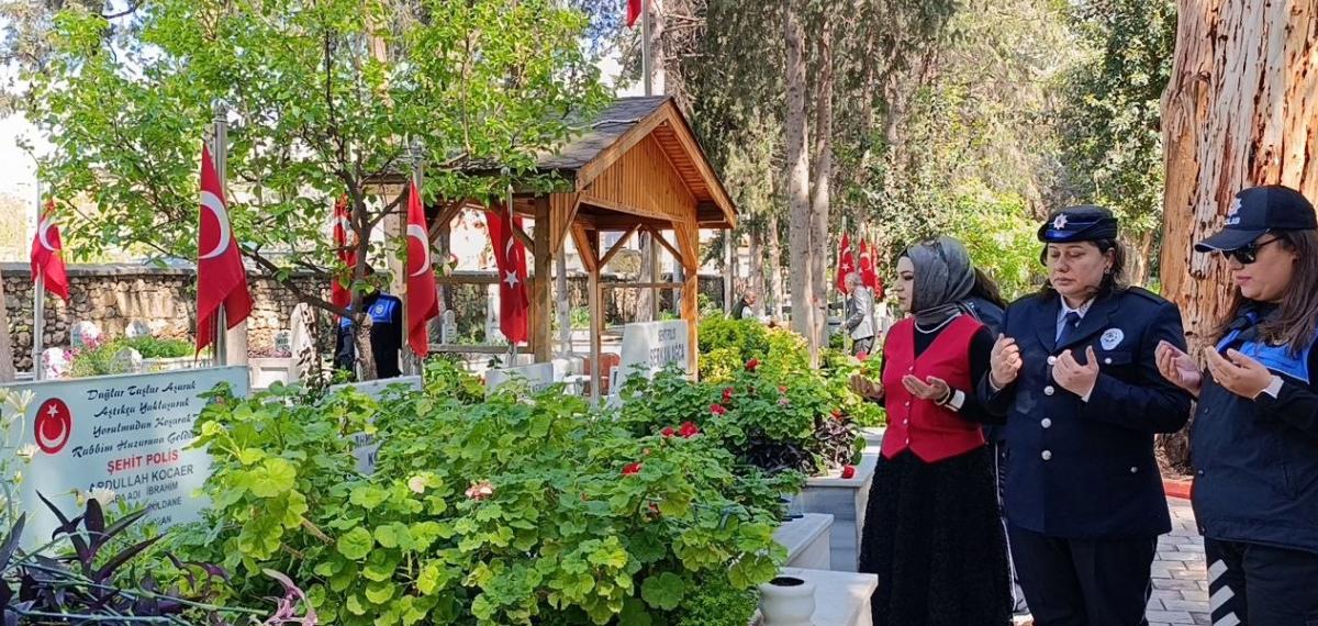 Şehit Kızı Polisler, Babalarını Andı