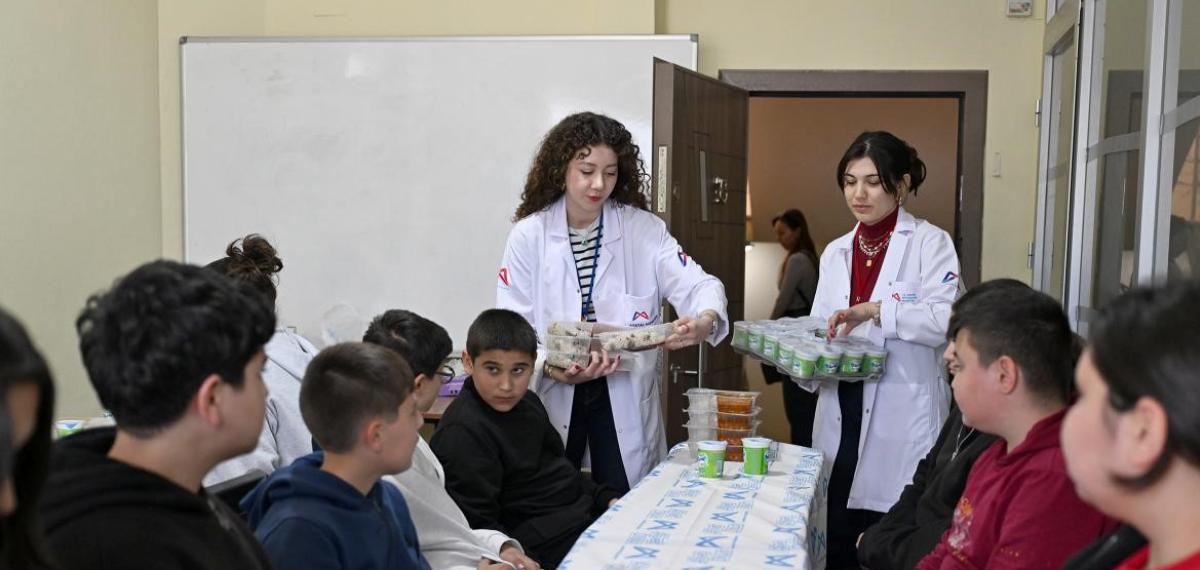 Silifke’de Aşhaneden Her Gün Yüzlerce Kişiye Sıcak Yemek Desteği