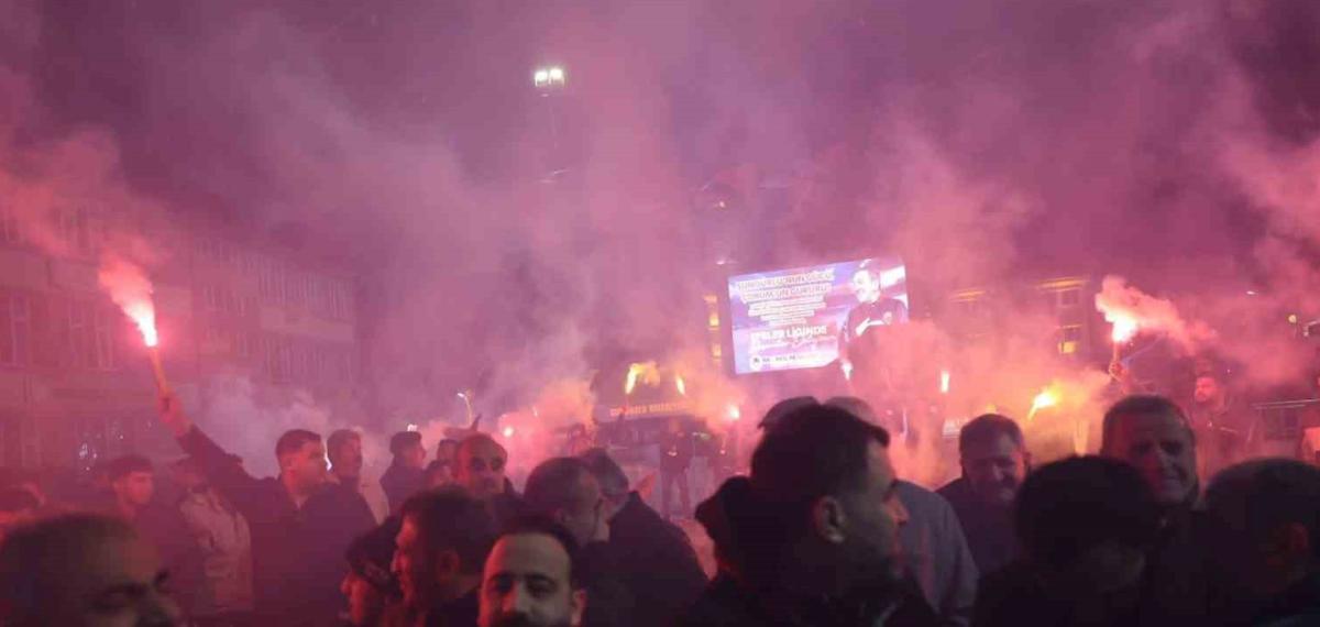 Sungurlu’da Şampiyonluk Sevinci Meydana Taştı
