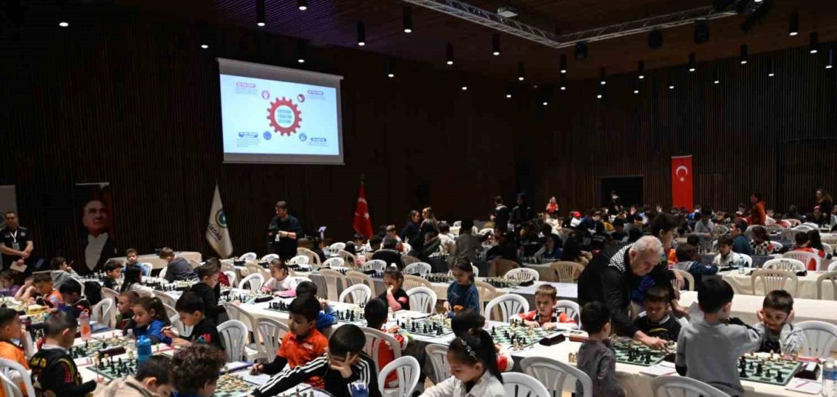 Tekirdağ’da Hamleler 23 Nisan İçin Yapıldı, Satranç Turnuvasında Şampiyonlar Belirlendi