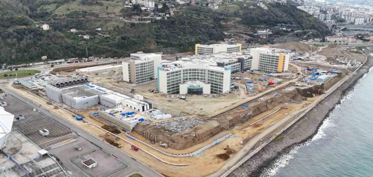 Trabzon Şehir Hastanesi İnşaatında Alt Yapı Çalışmaları Sürüyor