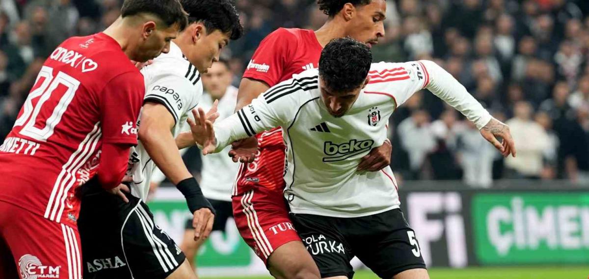 Trendyol Süper Lig: Beşiktaş: 3 – Antalyaspor: 1 (İlk Yarı)